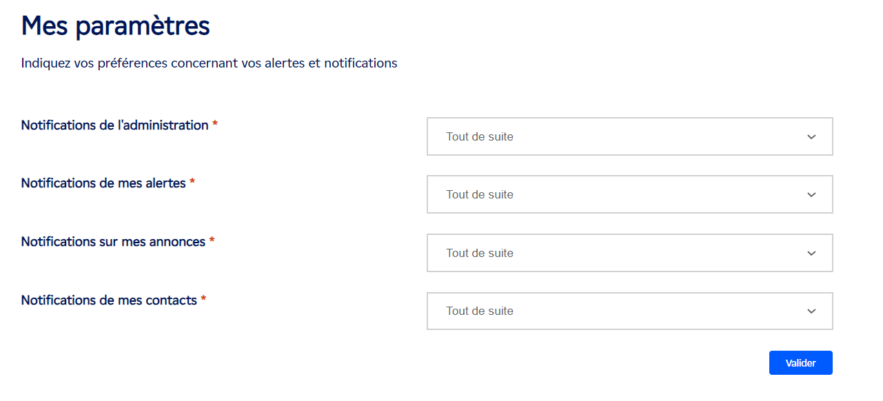 Page des paramètres utilisateur avec deux sections : Notifications (fréquence de réception pour les annonces et contacts : immédiate, quotidienne, hebdomadaire ou désactivée) et Alertes (paramètres par défaut appliqués à la création des annonces).
